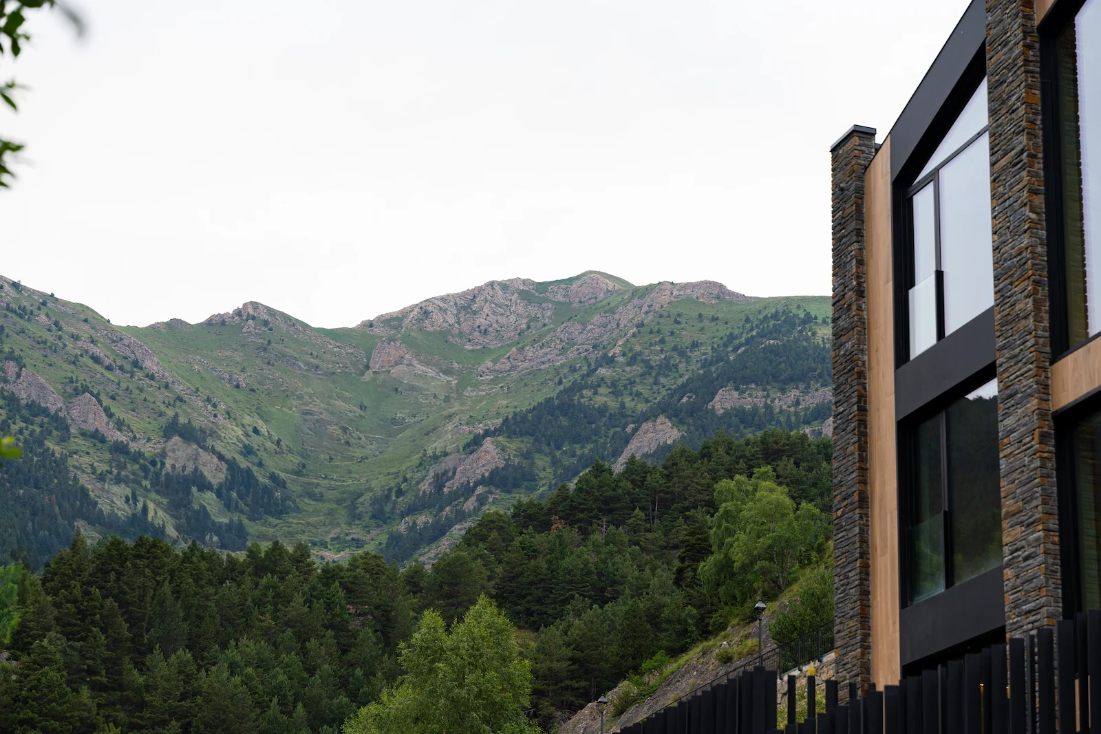 Exterior-10 entrada casa en andorra