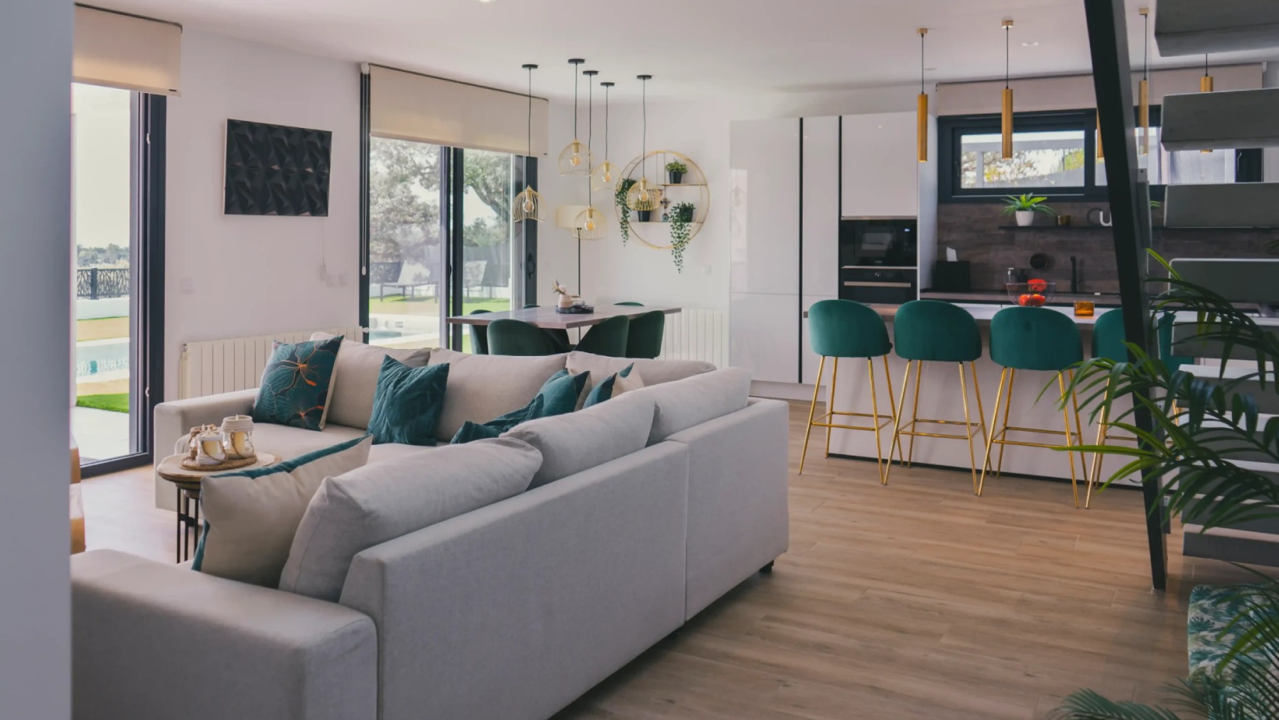 salon con cocina con detalles verdes